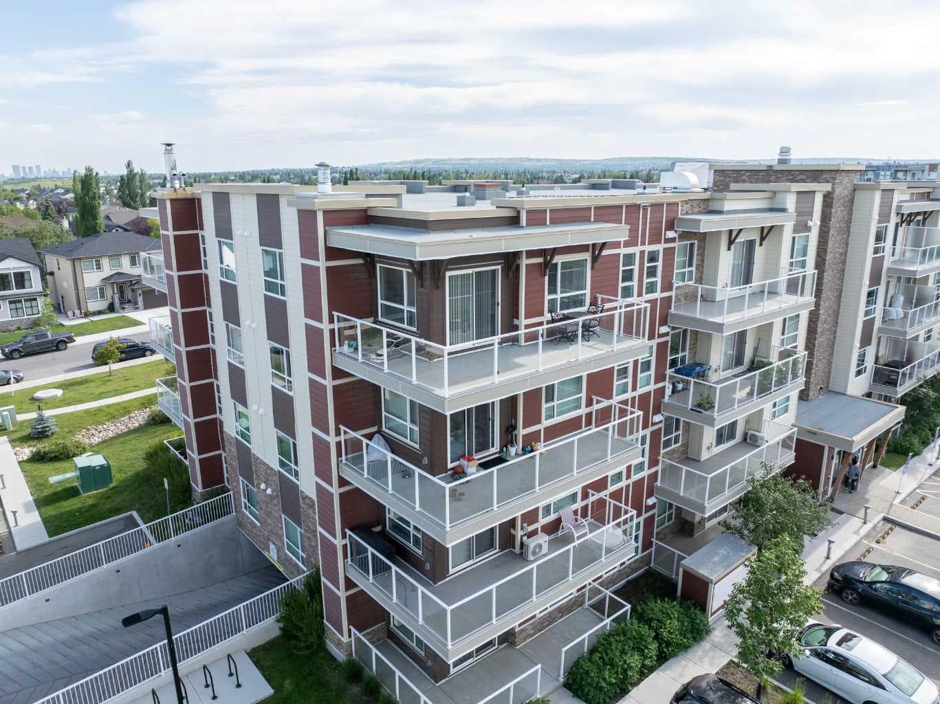 402, 300 Harvest Hills Place NE — photo 1