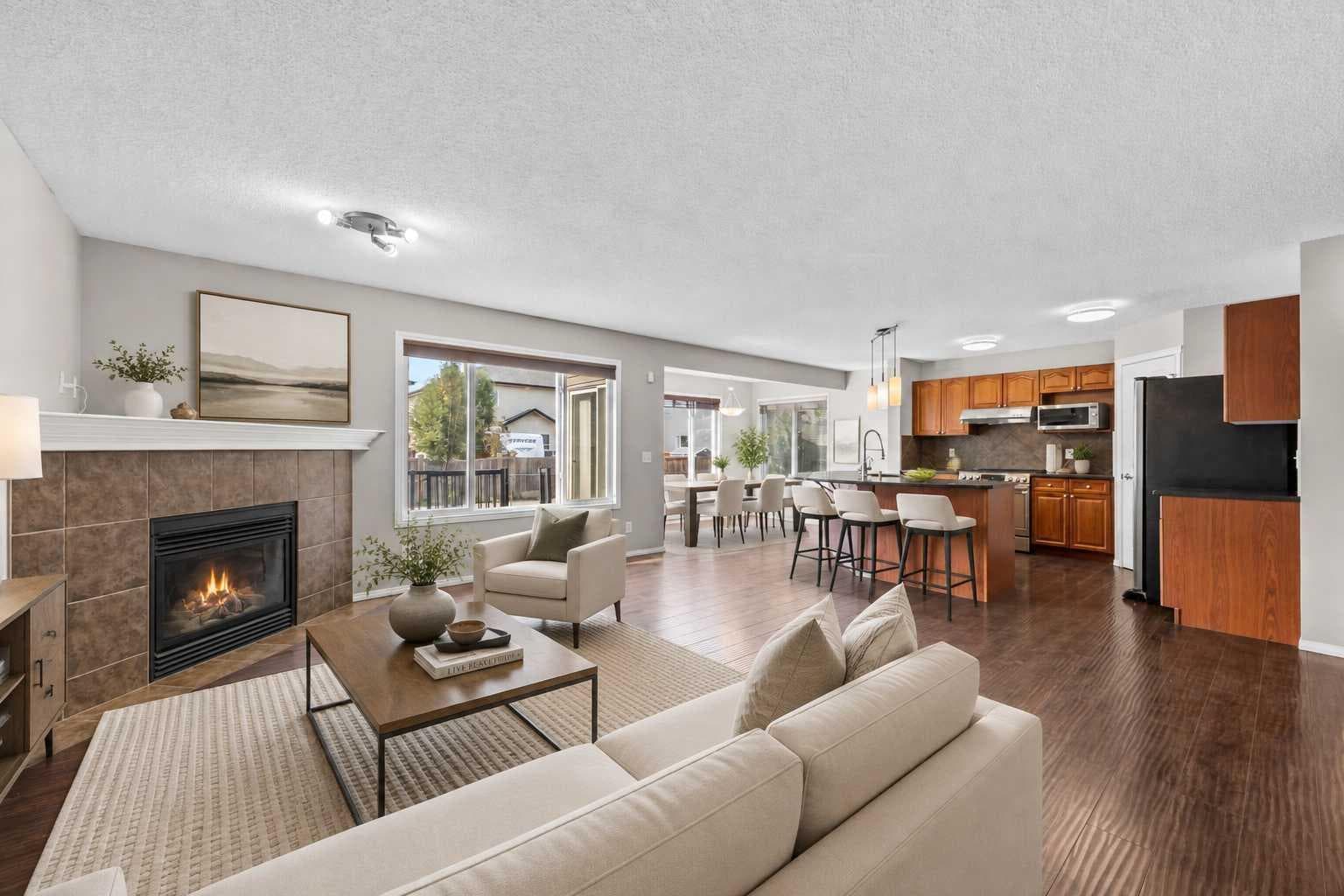Semi Detached (Half Duplex) in West Creek