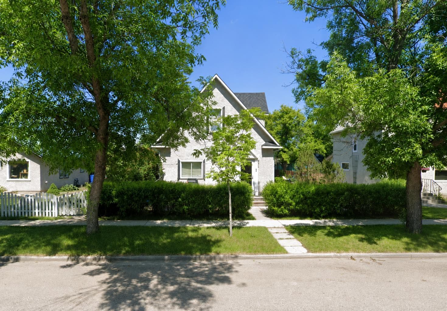 2214 22 Street — photo 1