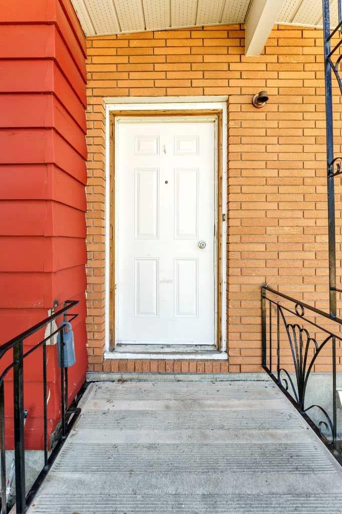 561 12 Street NW — photo 4