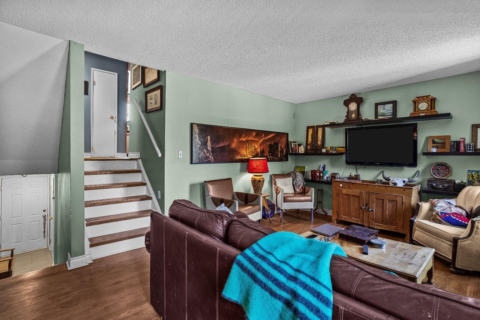 246 Kluane Drive — photo 4