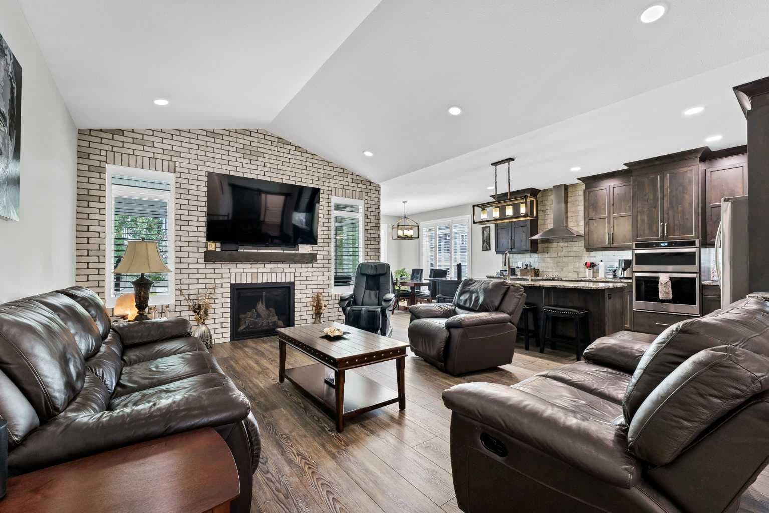 215 Hamptons Crescent SE — photo 4