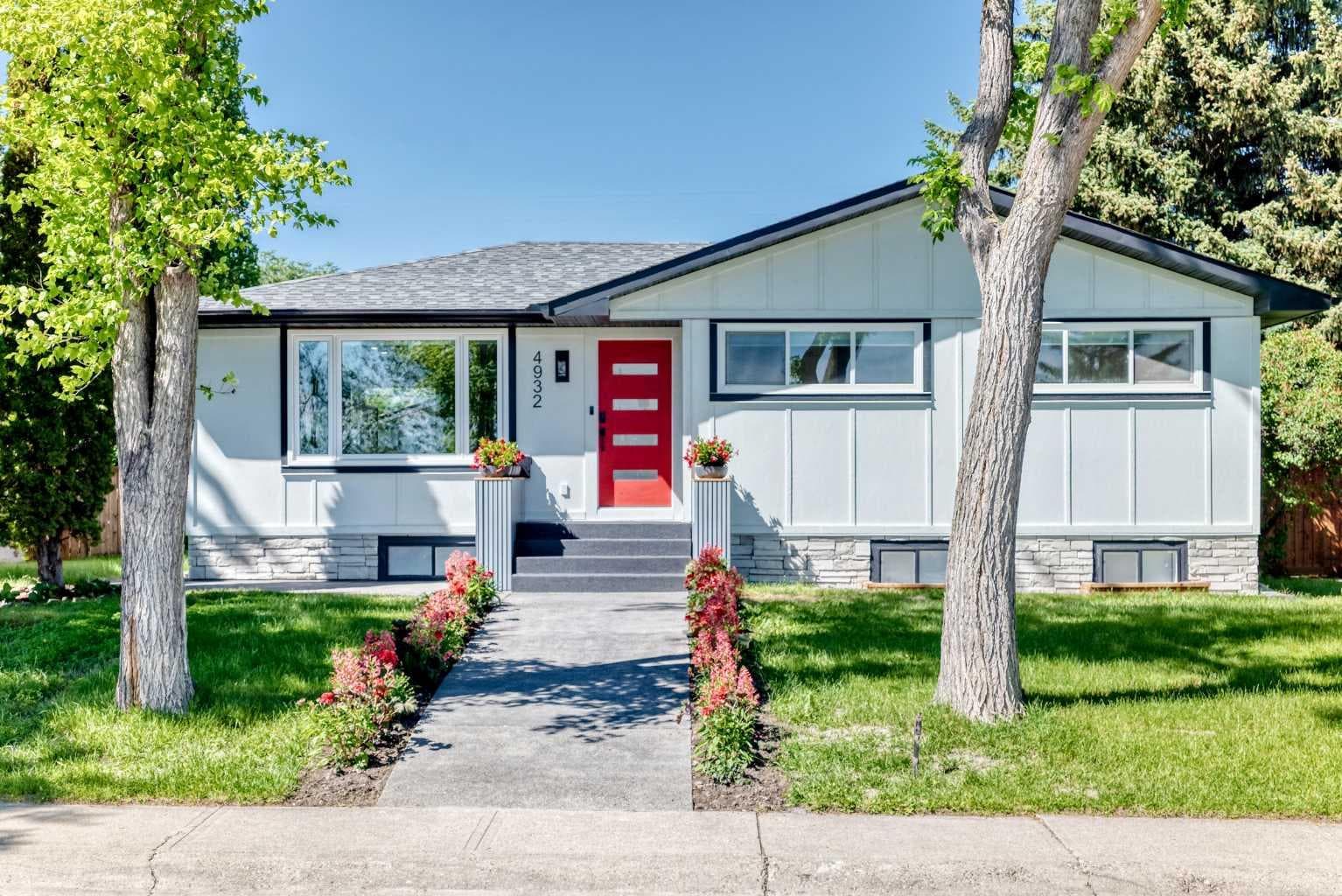 4932 8 Avenue SW — photo 1