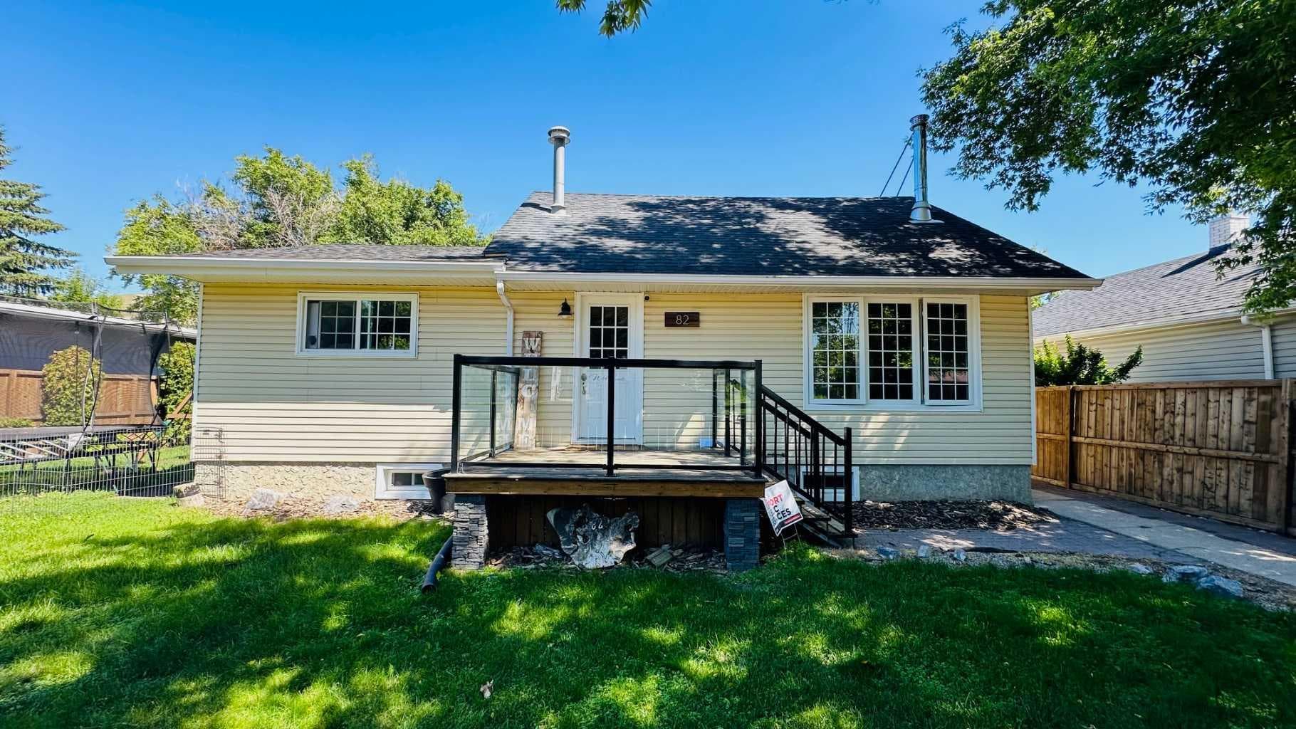 82 Villa Street — photo 1