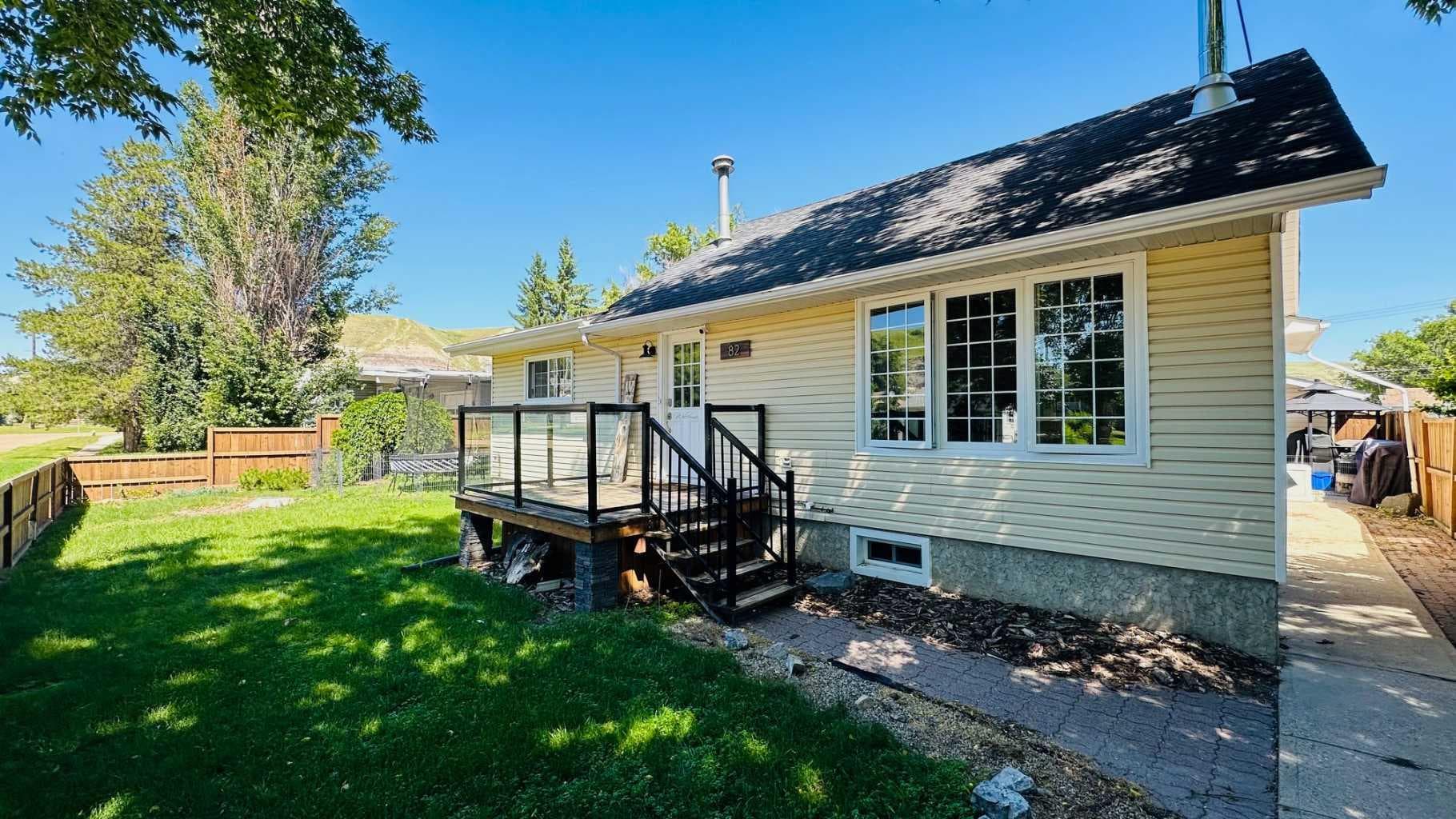 82 Villa Street — photo 2