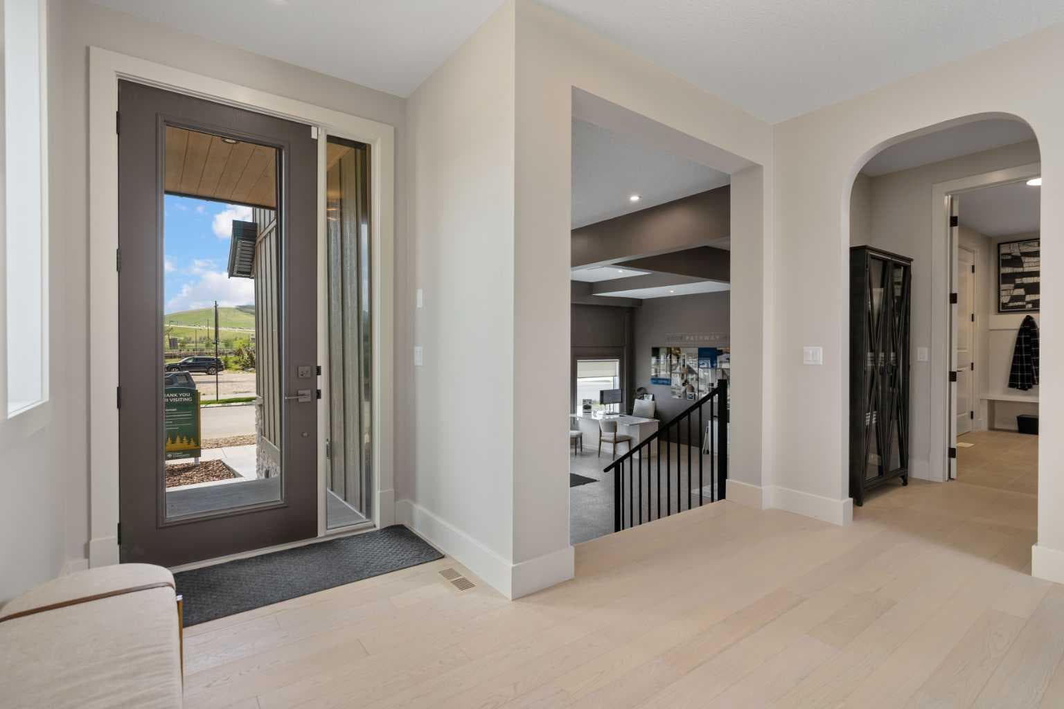 364 Greenwich Drive NW — photo 3