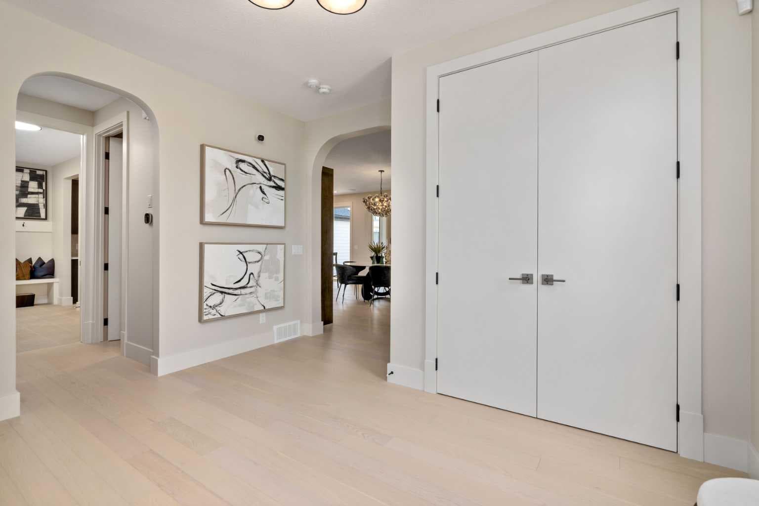364 Greenwich Drive NW — photo 4