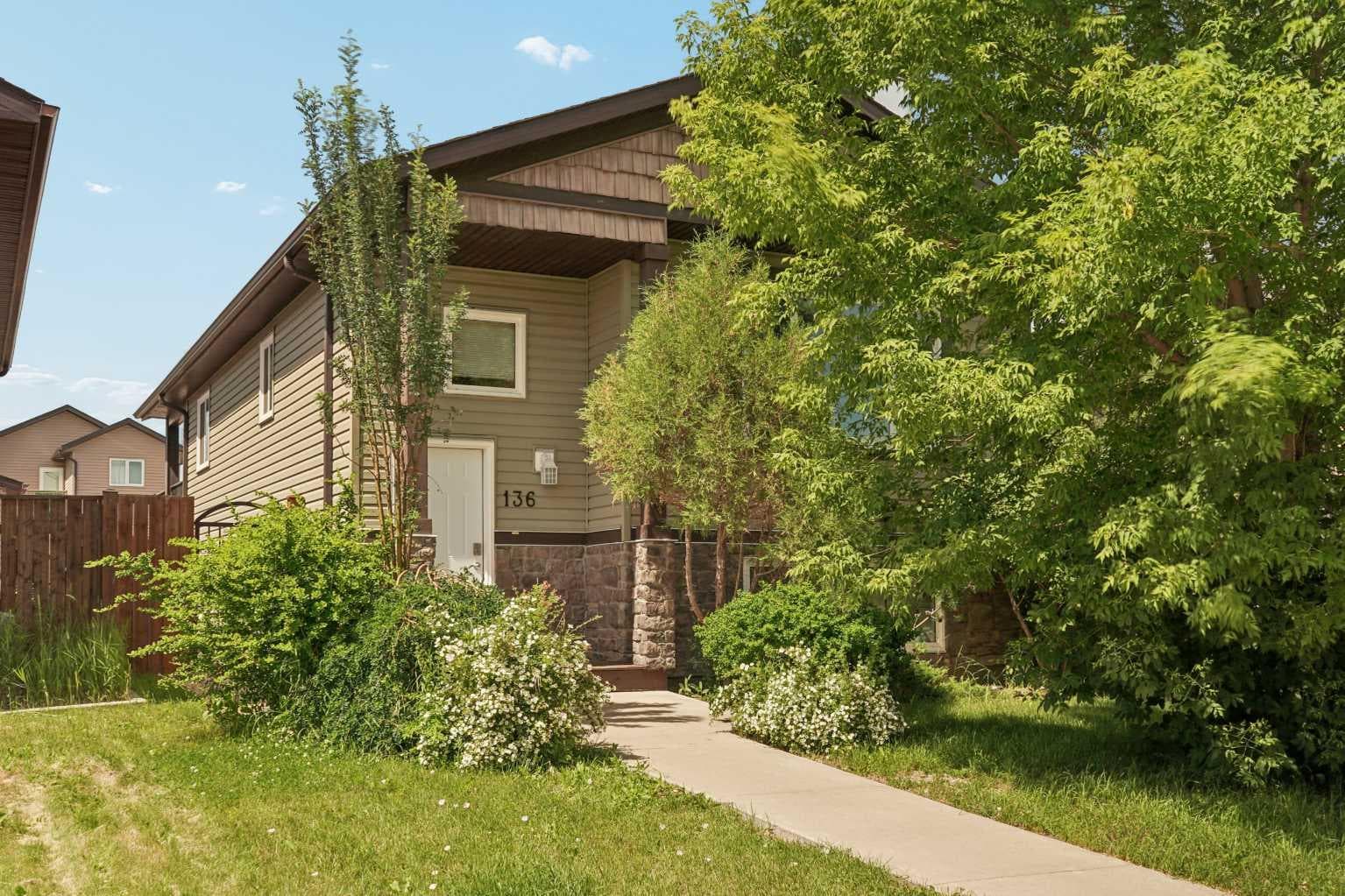 136 Mt Sundance Crescent W — photo 1