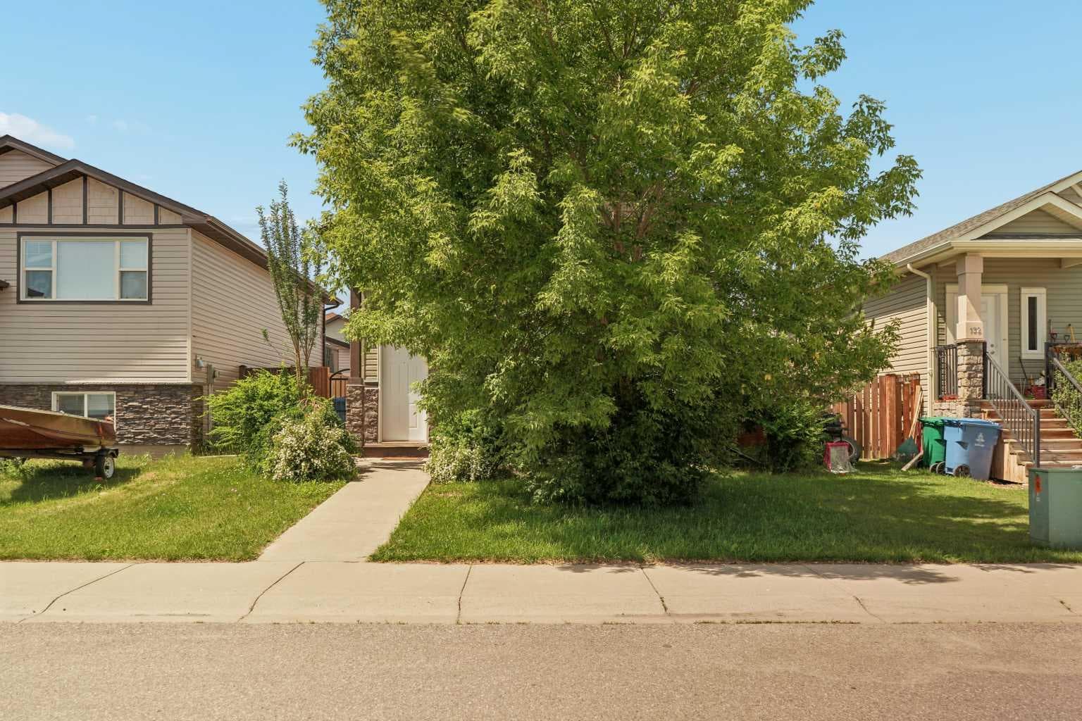 136 Mt Sundance Crescent W — photo 2