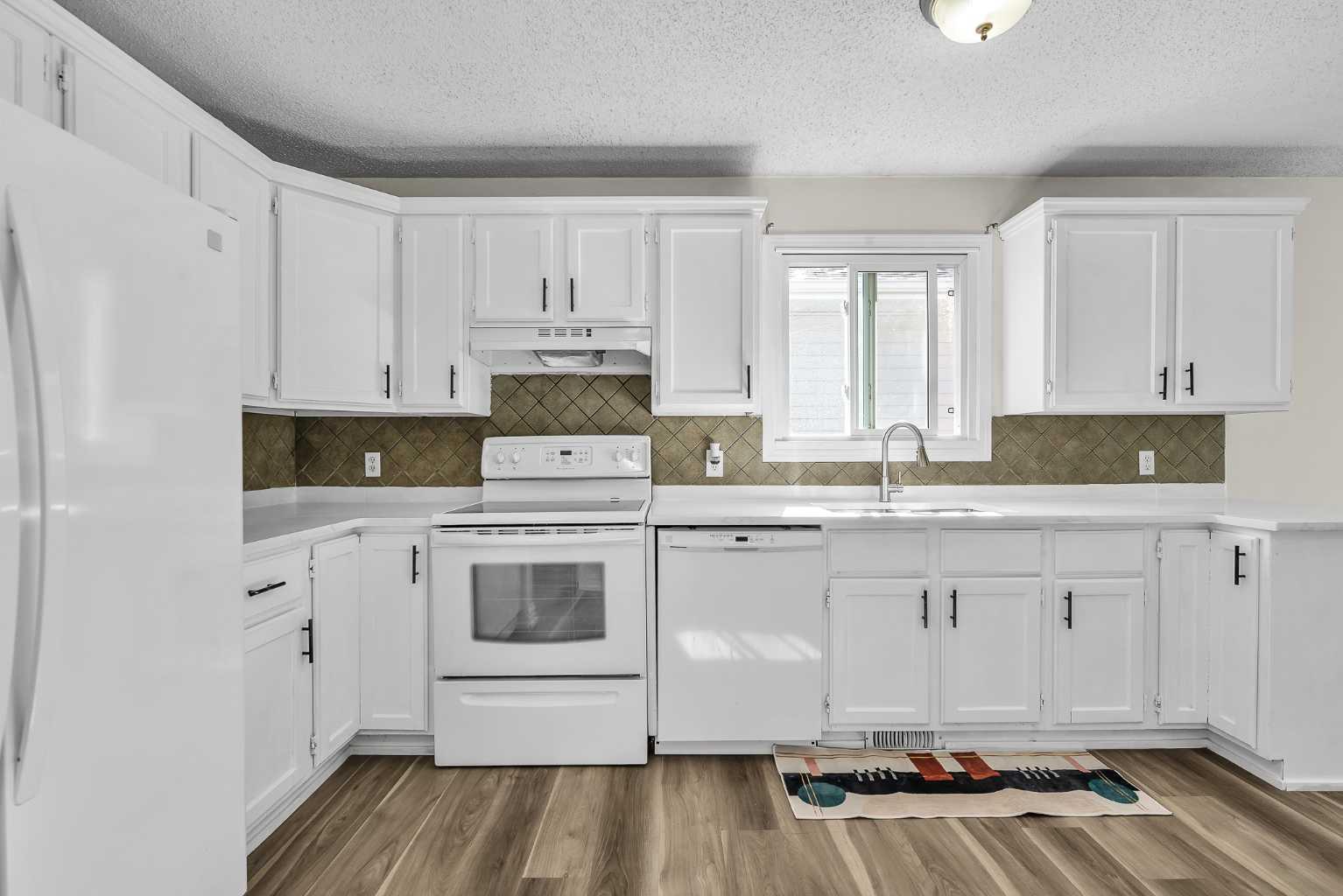 43 Taraglen Road NE — photo 4