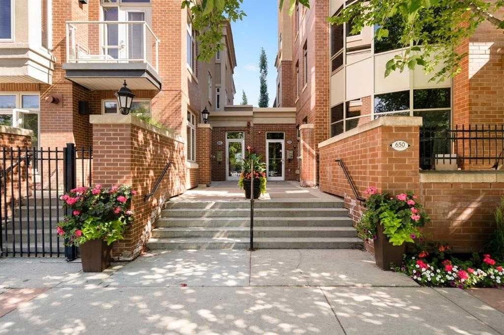 103, 660 Eau Claire Avenue SW — photo 3