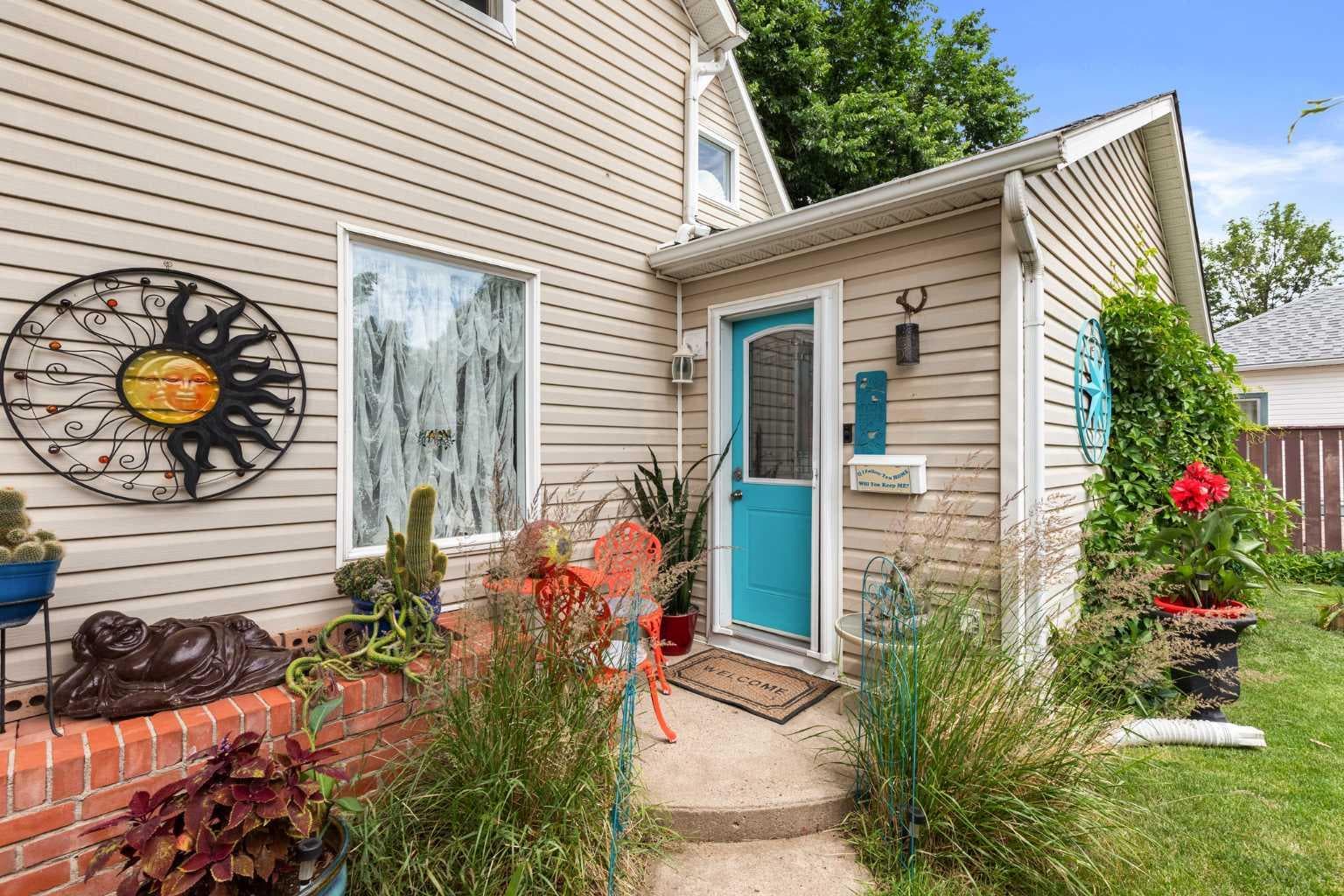 140 6 Street SE — photo 3