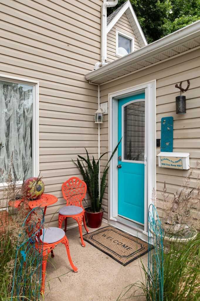 140 6 Street SE — photo 4