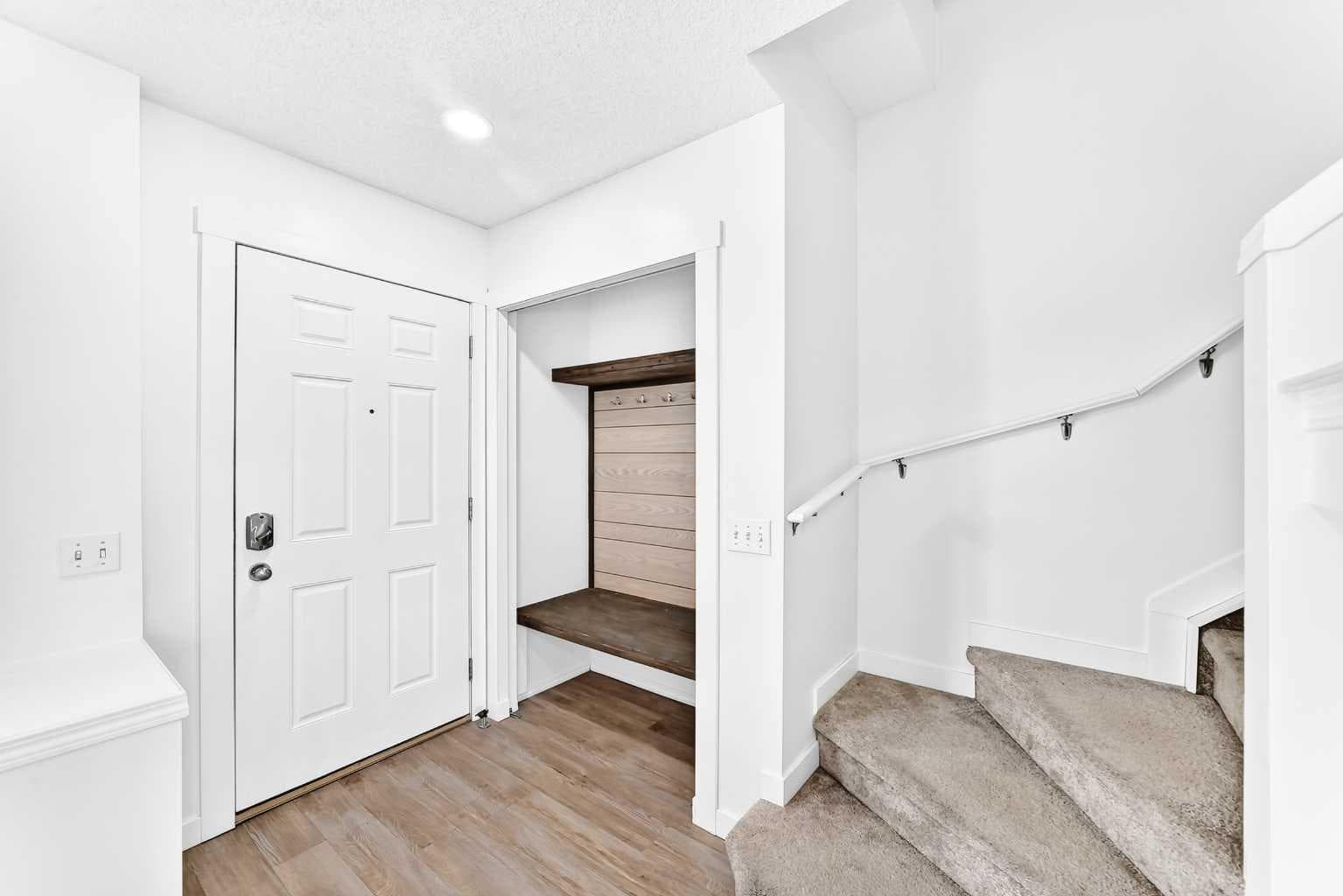 294 Elgin View SE — photo 3