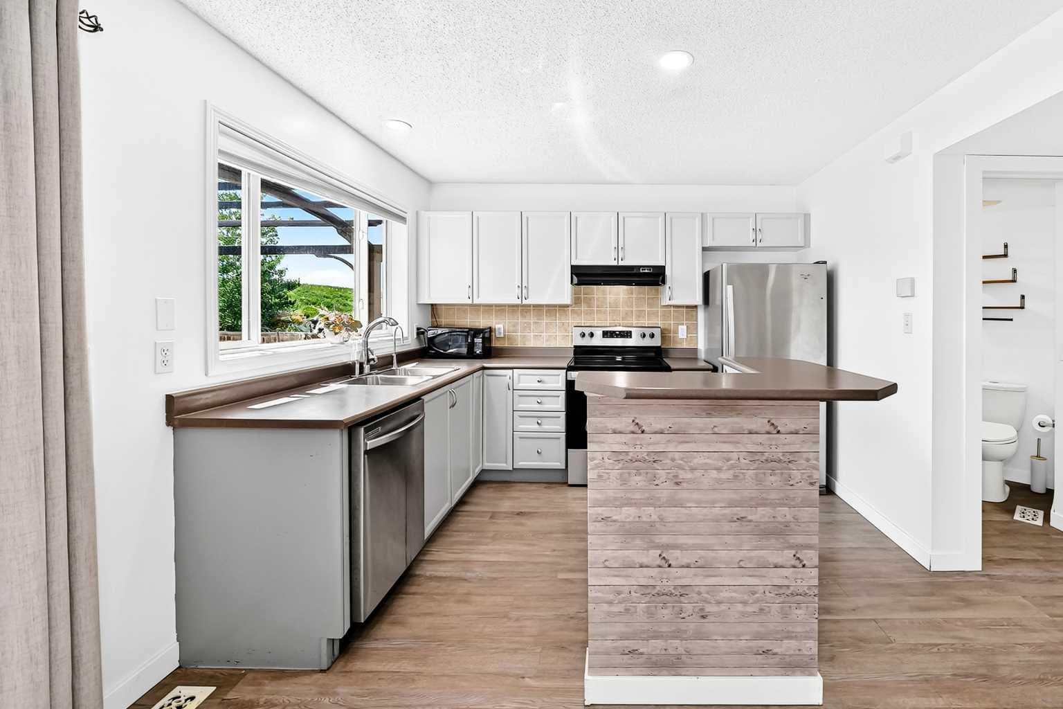 294 Elgin View SE — photo 4