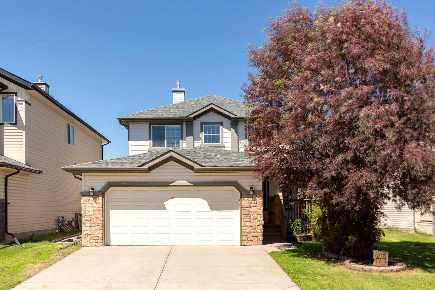 225 West Lakeview Drive — photo 1