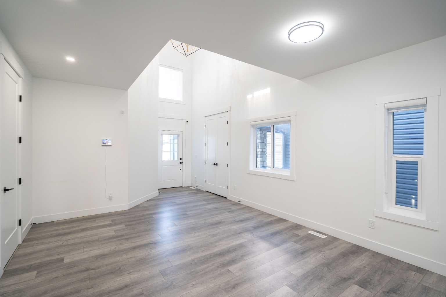 123 Saddlecrest Grove NE — photo 2