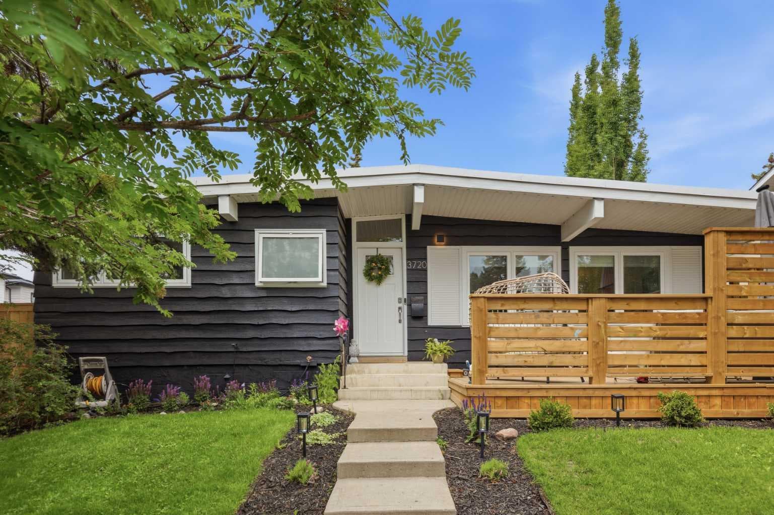 3720 58 Avenue SW — photo 1