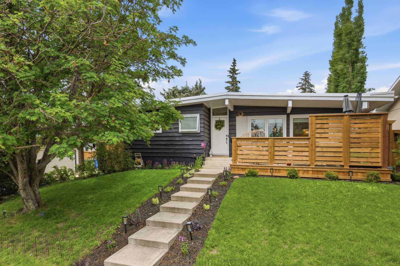 3720 58 Avenue SW — photo 2