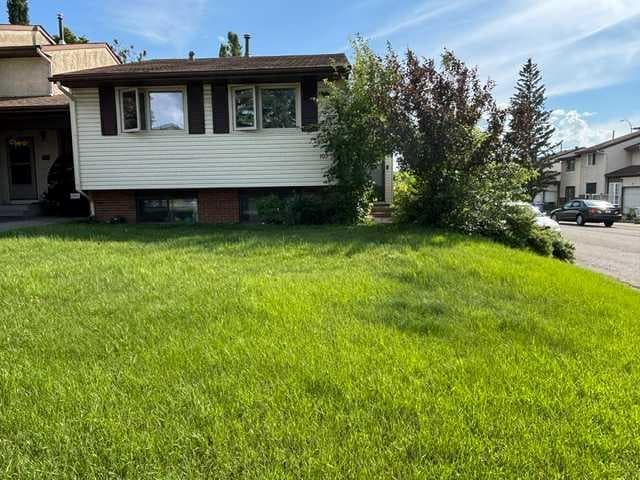 107 Silvergrove Road NW — photo 2