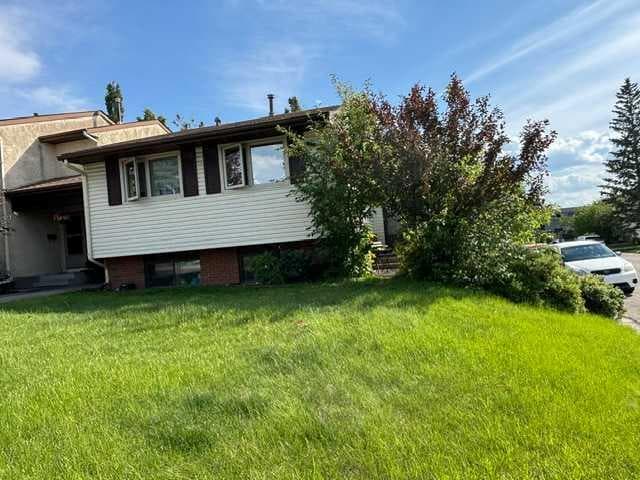 107 Silvergrove Road NW — photo 3