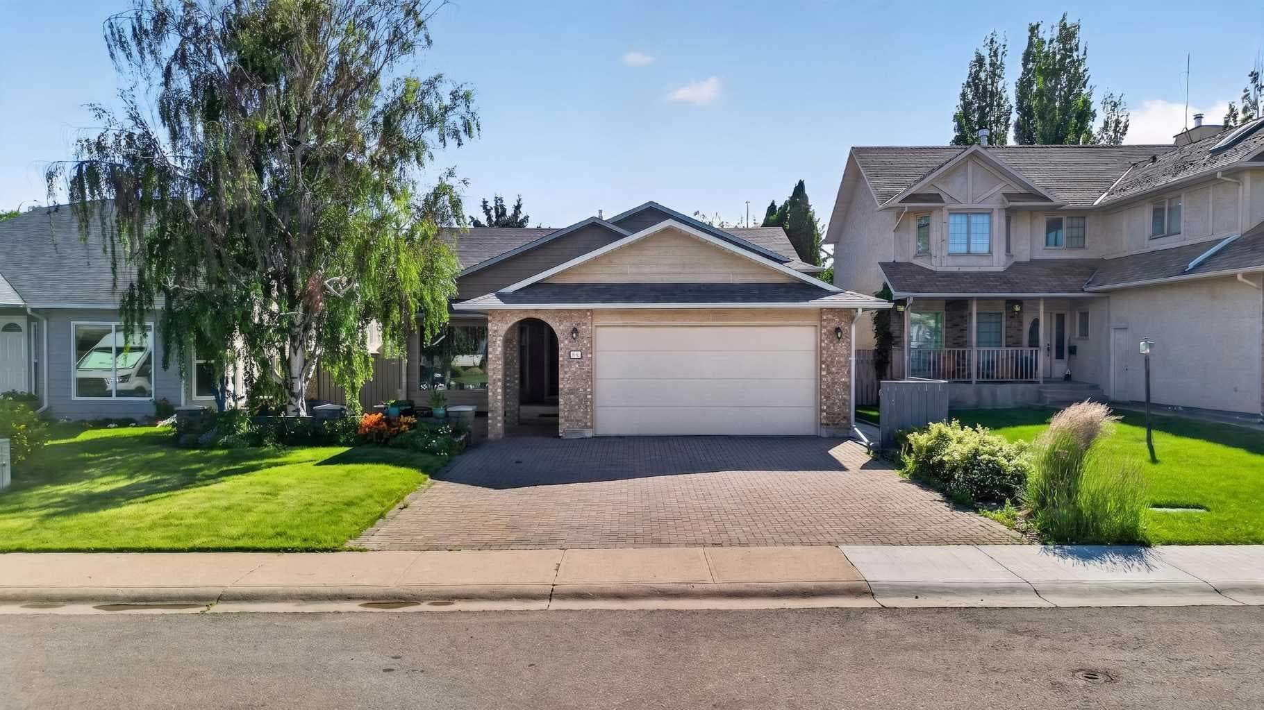 50 Sherwood Crescent W — photo 1