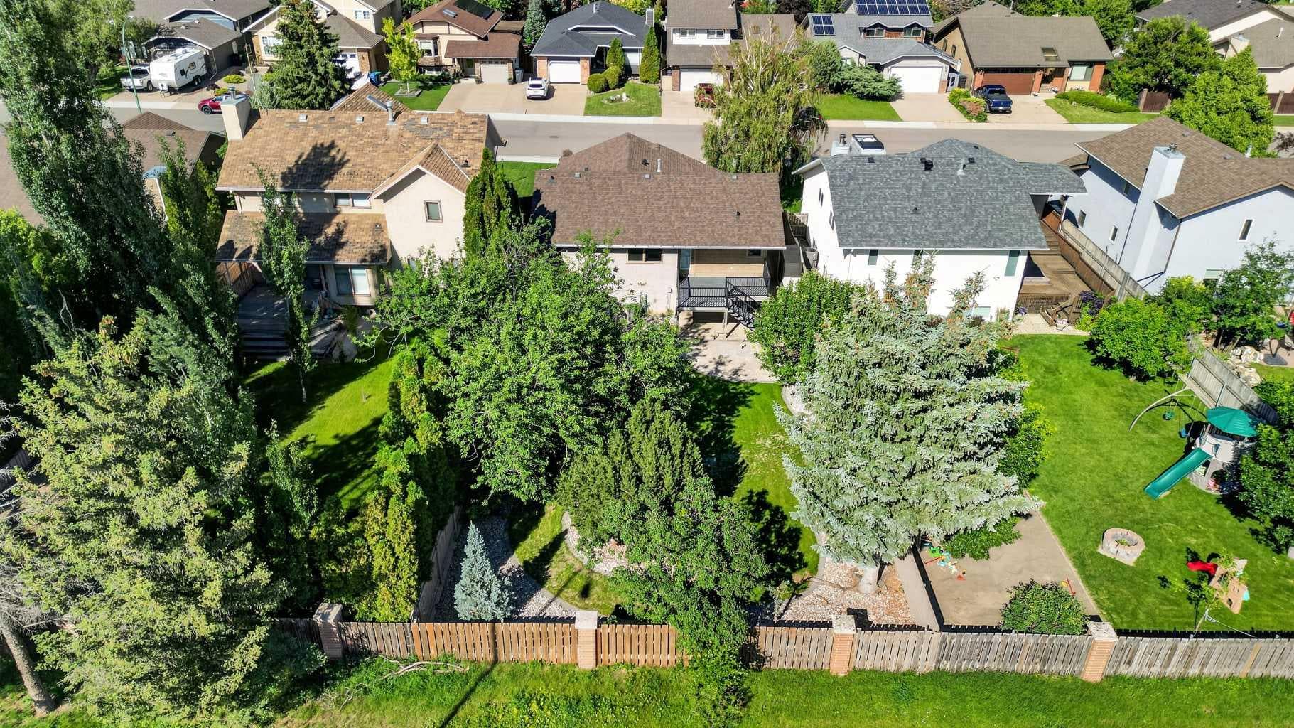 50 Sherwood Crescent W — photo 3