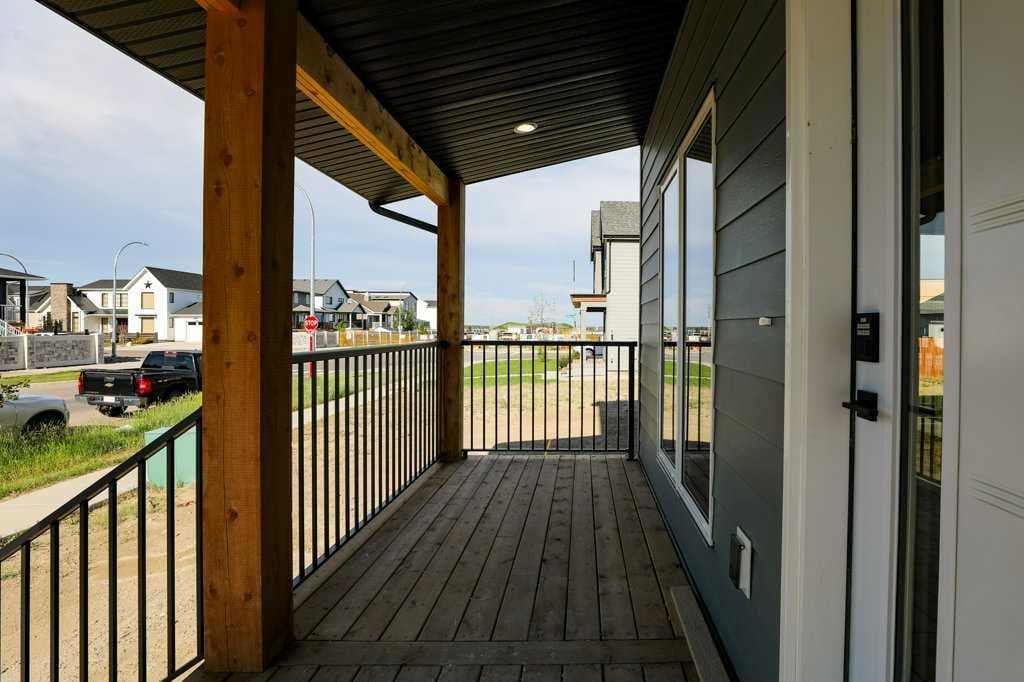 411 Caledonia Boulevard W — photo 3