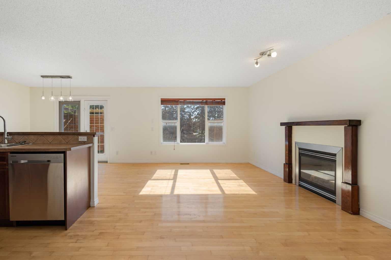78 Cougar Plateau Way SW — photo 2