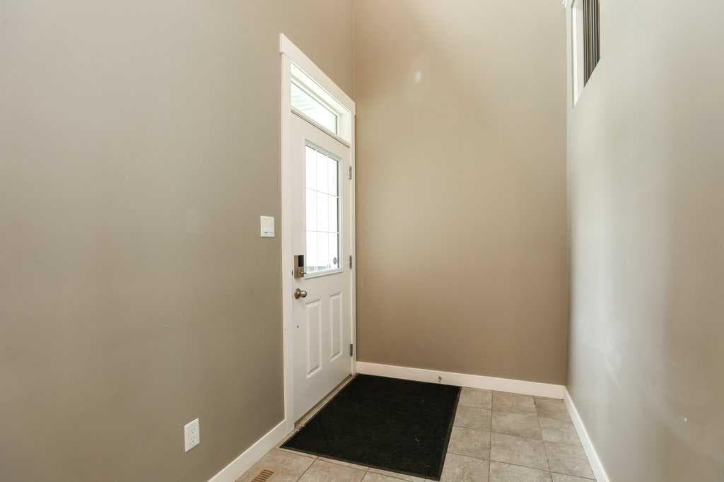567 Moonlight Lane W — photo 4