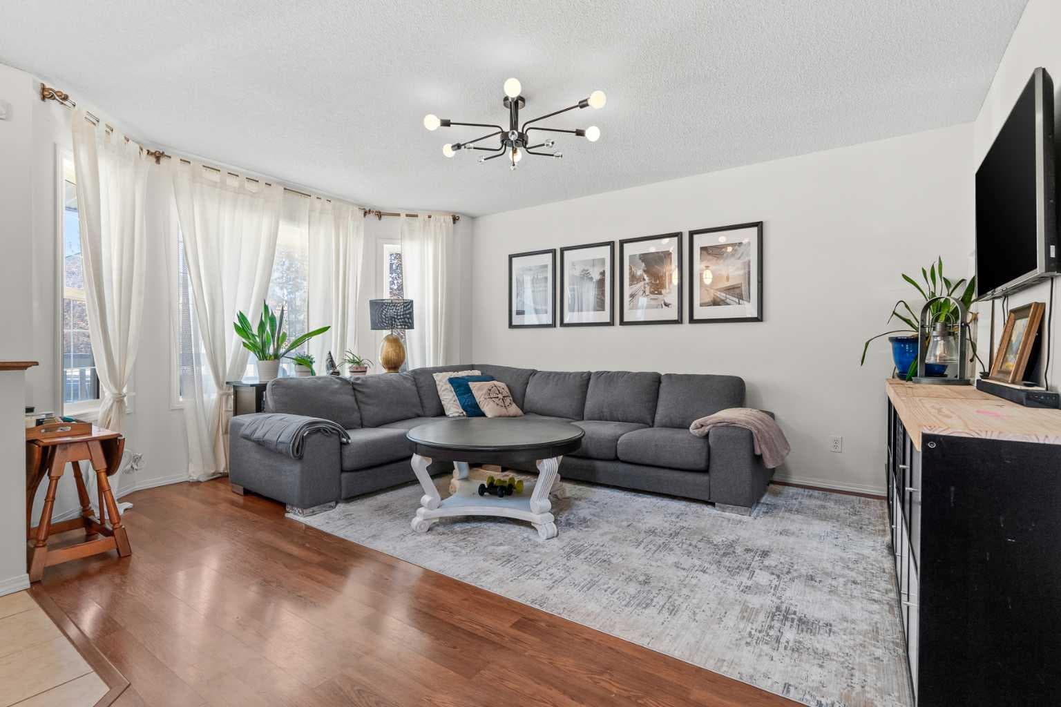 85 Evermeadow Manor SW — photo 4