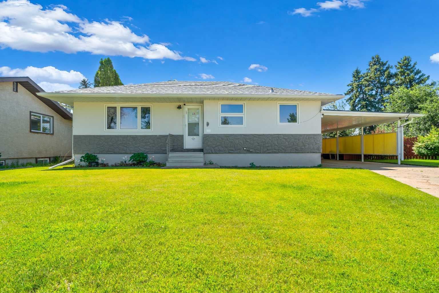 131 Mitchell Crescent NW — photo 1