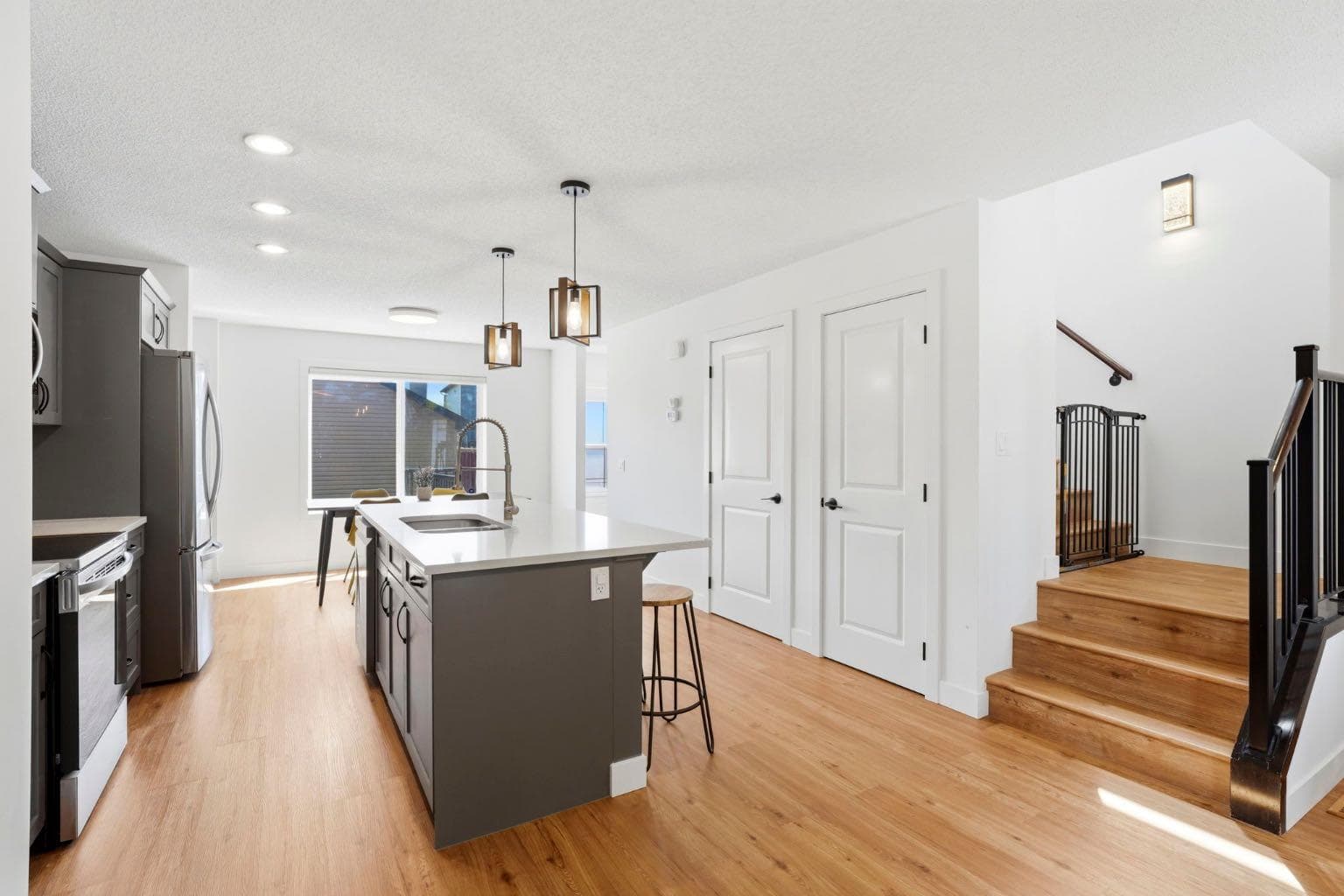 564 Evanston Drive NW — photo 4