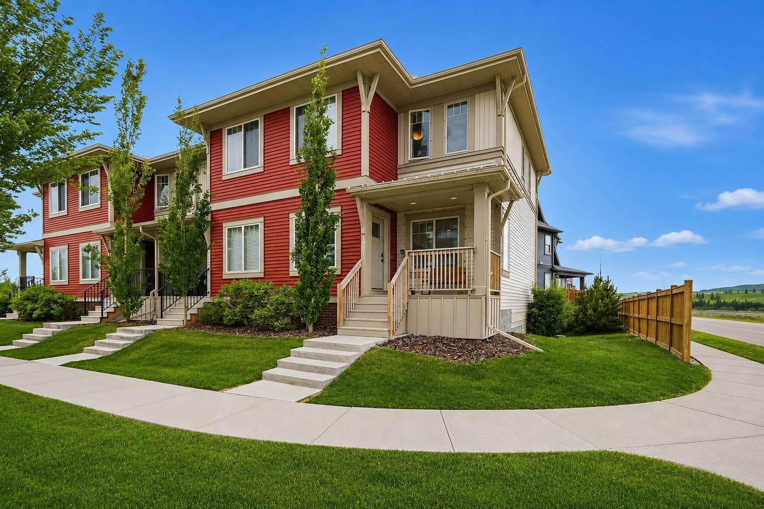 1801, 32 Horseshoe Crescent — photo 1