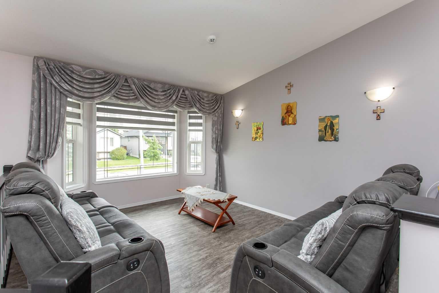 71 Vanier Drive — photo 3