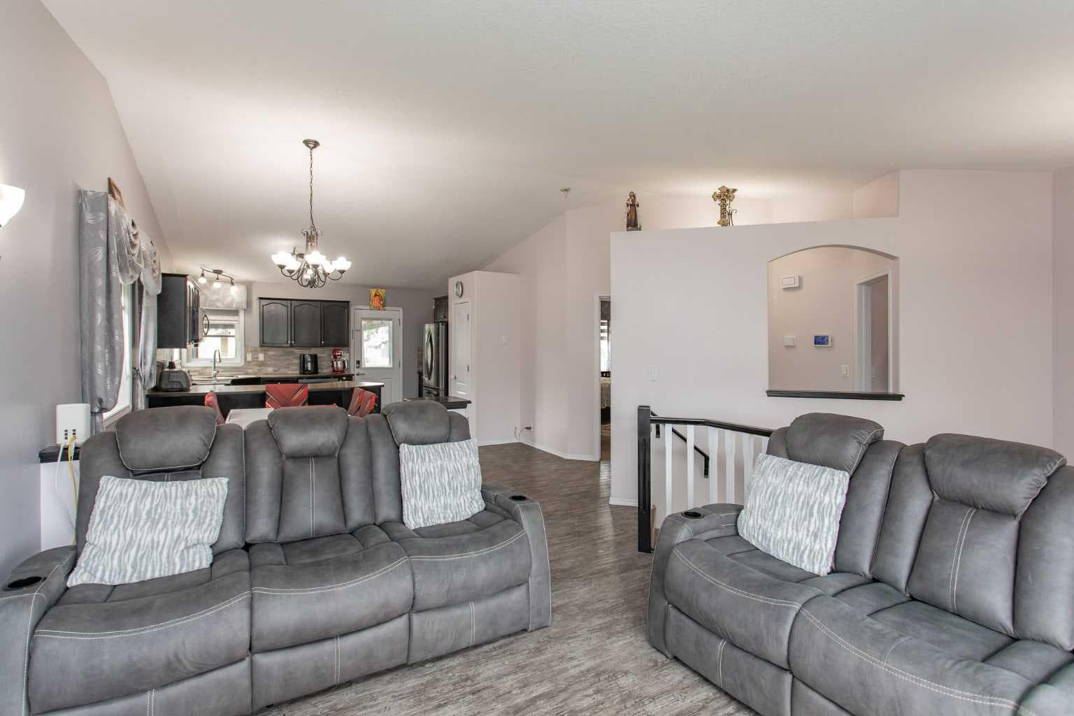 71 Vanier Drive — photo 5