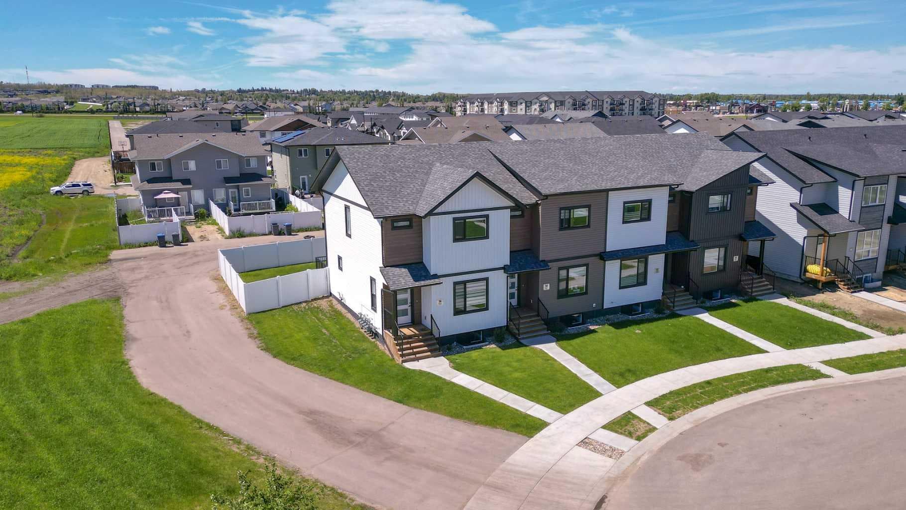 56 Inglis Crescent — photo 3