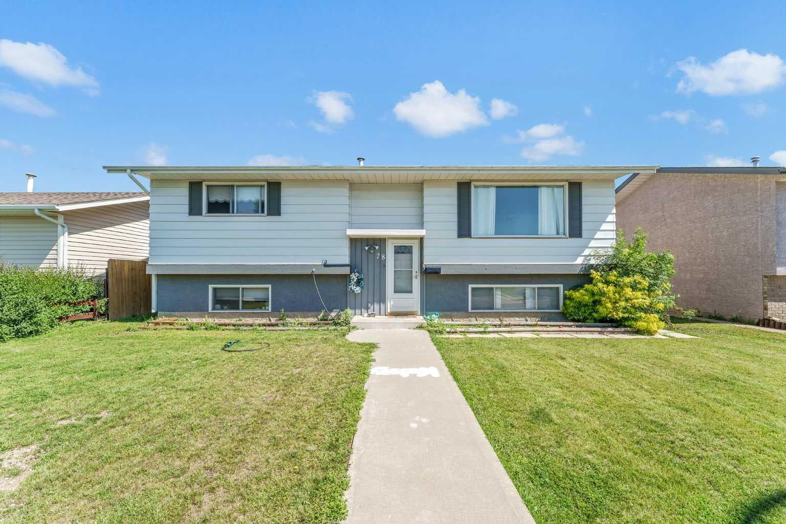 28 Rossdale Street SE — photo 1