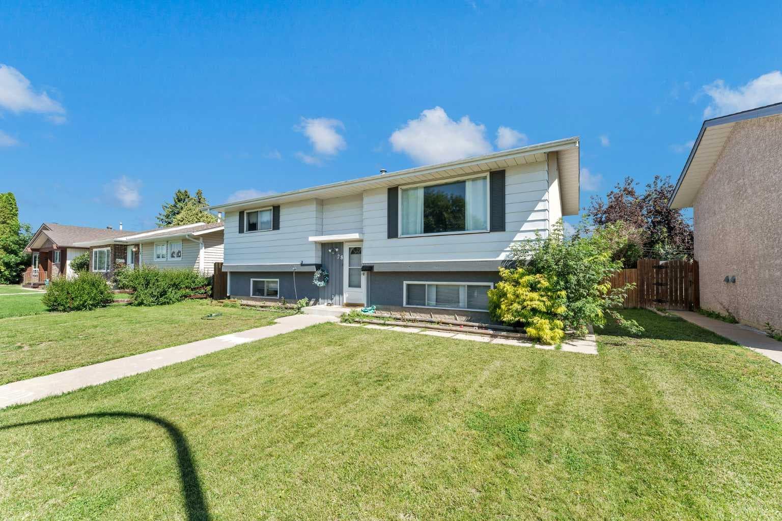 28 Rossdale Street SE — photo 3