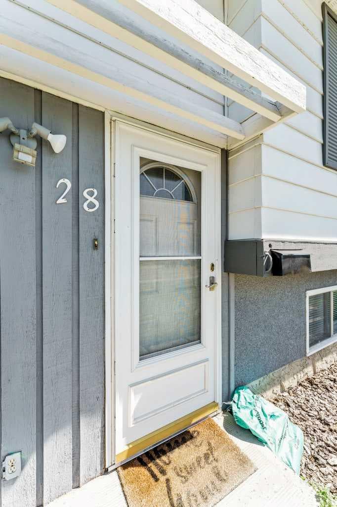 28 Rossdale Street SE — photo 4