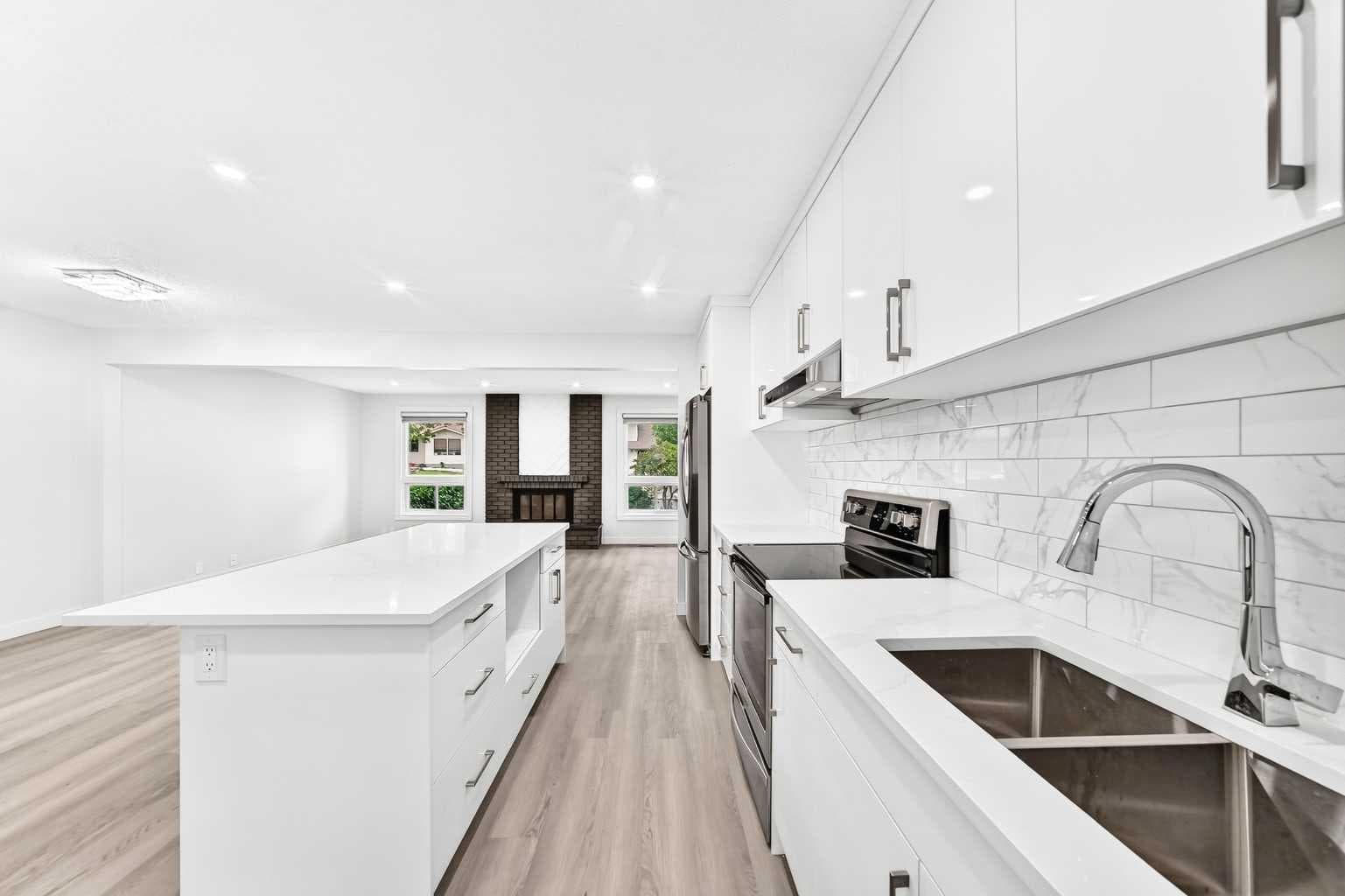 3319 Radcliffe Drive SE — photo 2