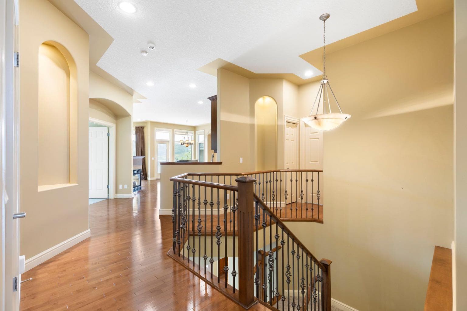 131 Gleneagles Terrace — photo 2