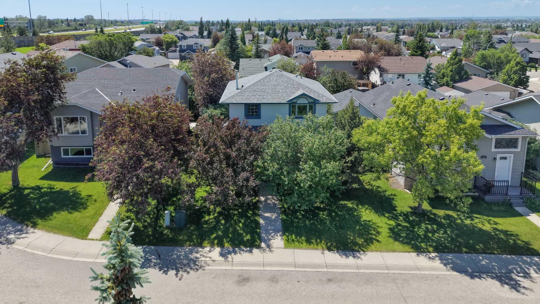 14 Easterbrook Place SE — photo 1