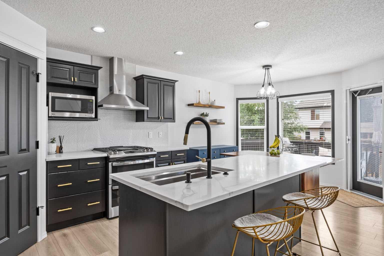 164 Silverado Range Close SW — photo 1