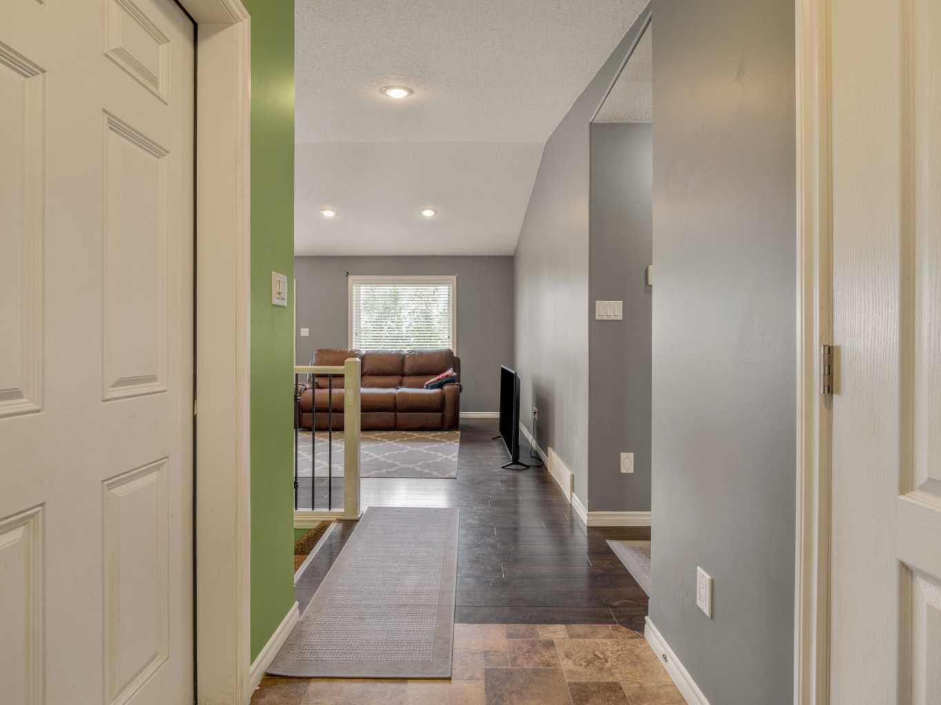 350 Mt Sunburst Way W — photo 4