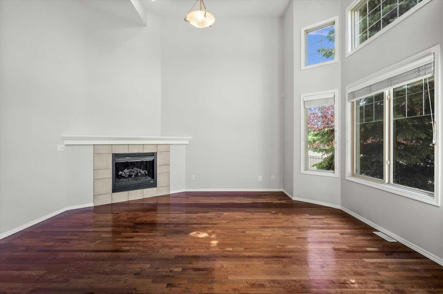 168 153 Avenue SE — photo 3
