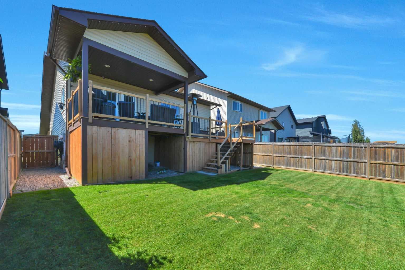 74 Turner Crescent — photo 3