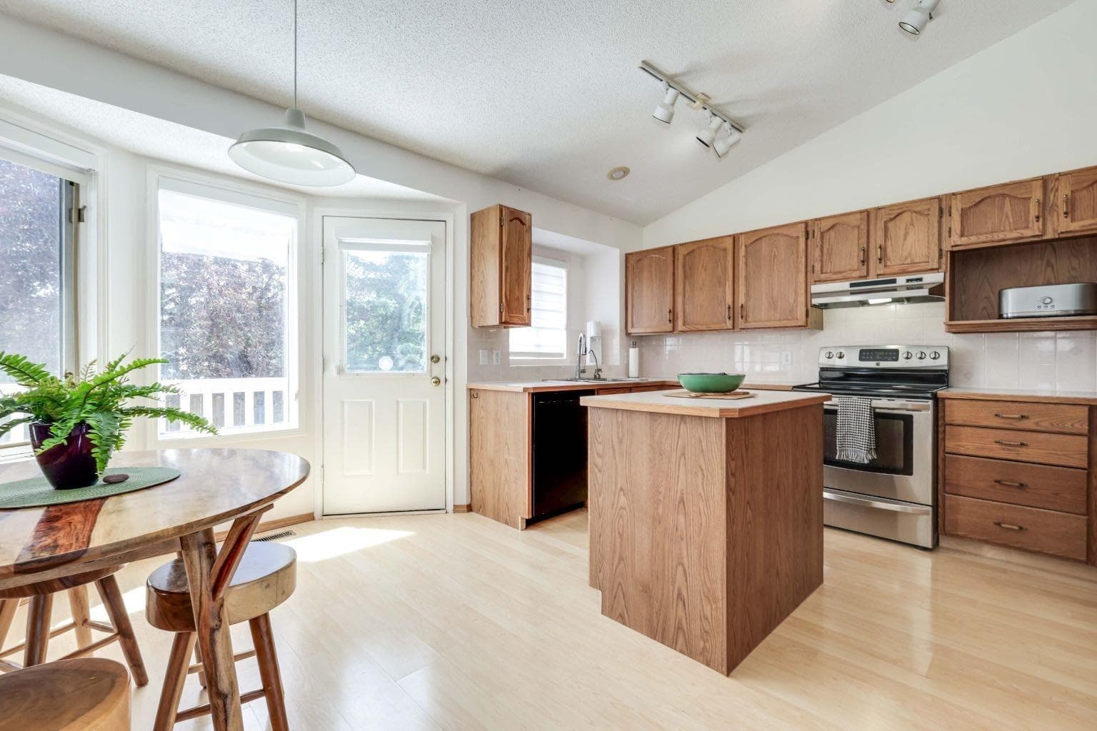 23 Sandalwood Close NW — photo 4