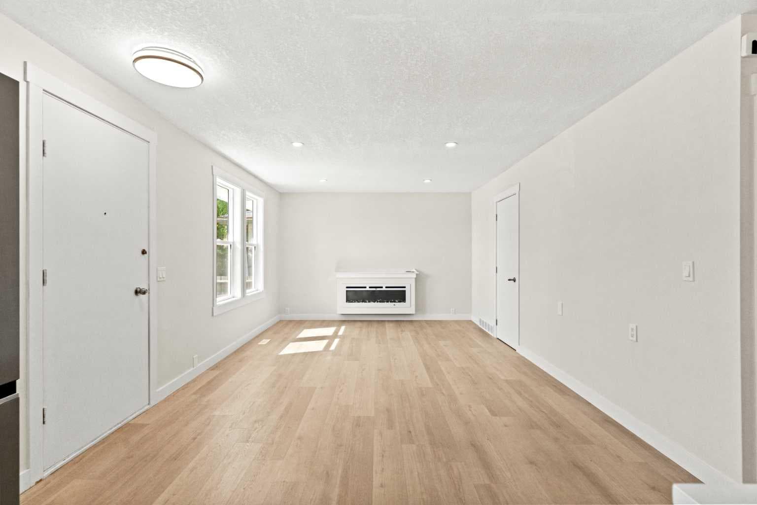 3116 39 Street SE — photo 2