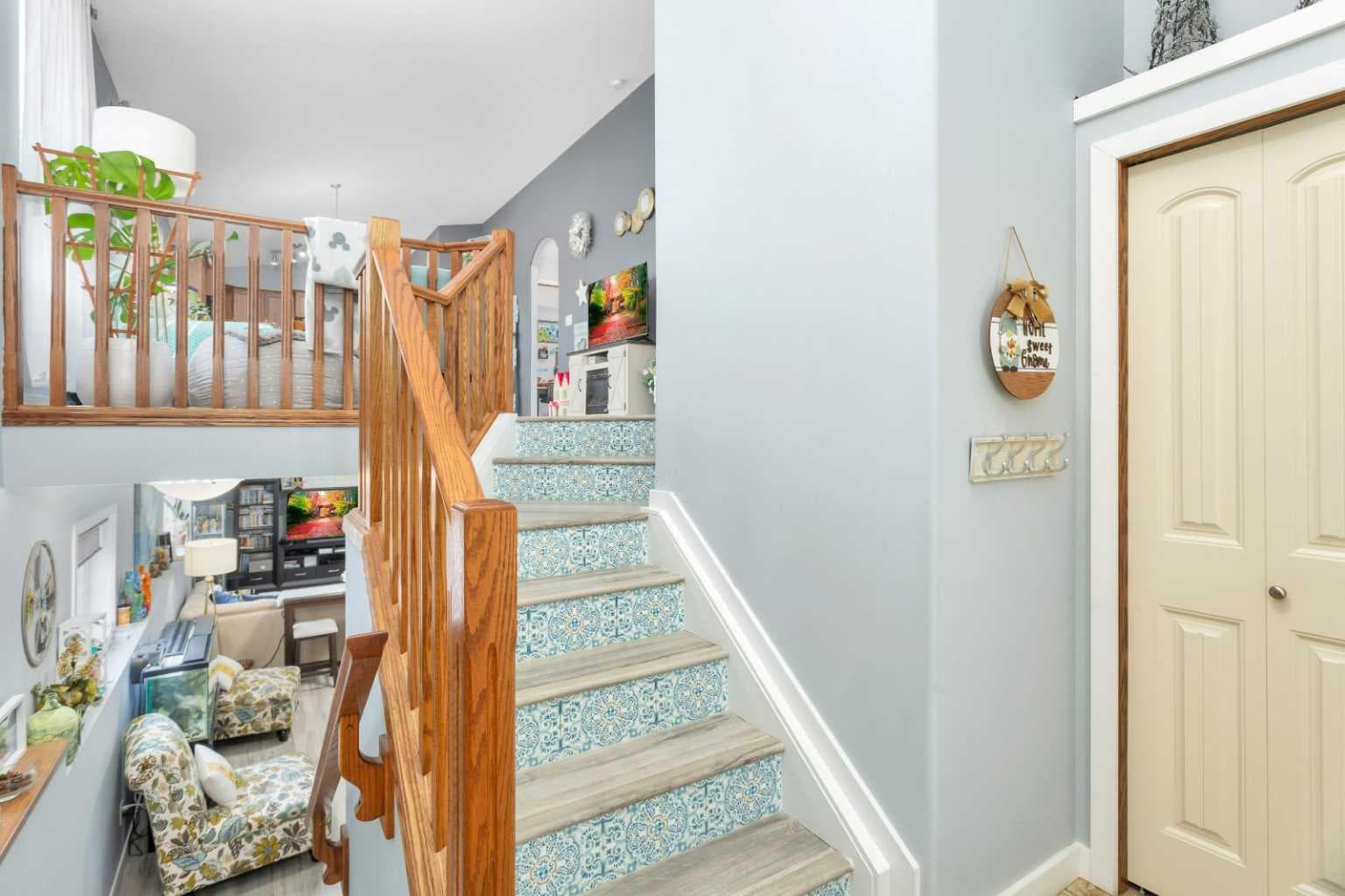 545 Lancaster Drive — photo 3